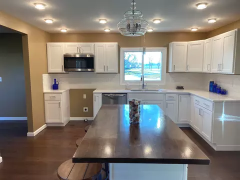 104 Andover Dr, Springfield, IL 62704 photo 3