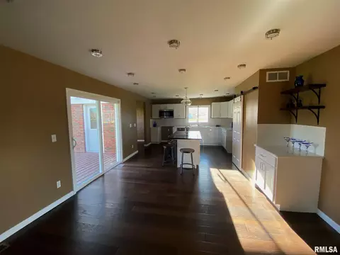 104 Andover Dr, Springfield, IL 62704 photo 4