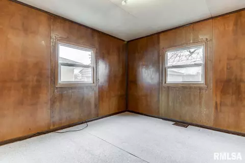 1021 W Iles Ave, Springfield, IL 62704 photo 12