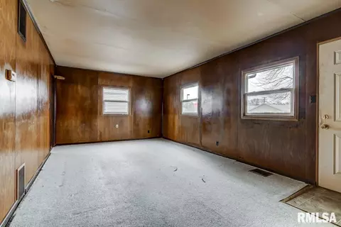 1021 W Iles Ave, Springfield, IL 62704 photo 7