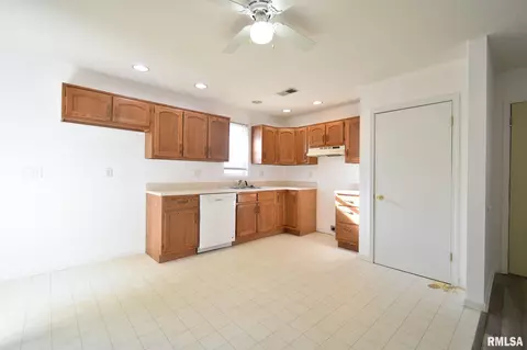 3324 Mars Ave, Springfield, IL 62707 photo 6