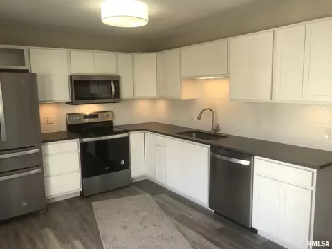 2008 Stanhope Rd, Springfield, IL 62702 photo 6