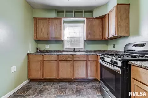 332 N Lincoln Ave, Springfield, IL 62702 photo 5