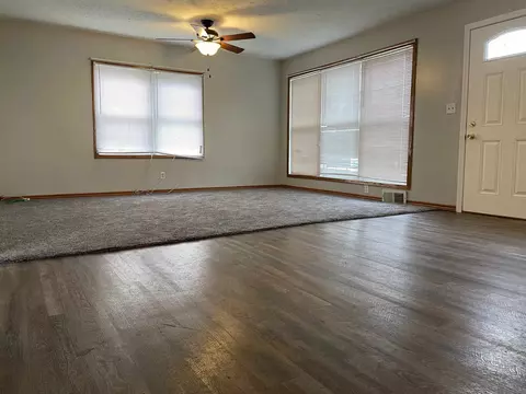 332 N Lincoln Ave, Springfield, IL 62702 photo 2