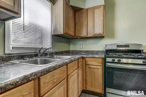332 N Lincoln Ave, Springfield, IL 62702 photo 9