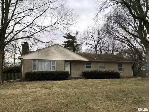 2 Apache Dr, Springfield, IL 62711 photo 1