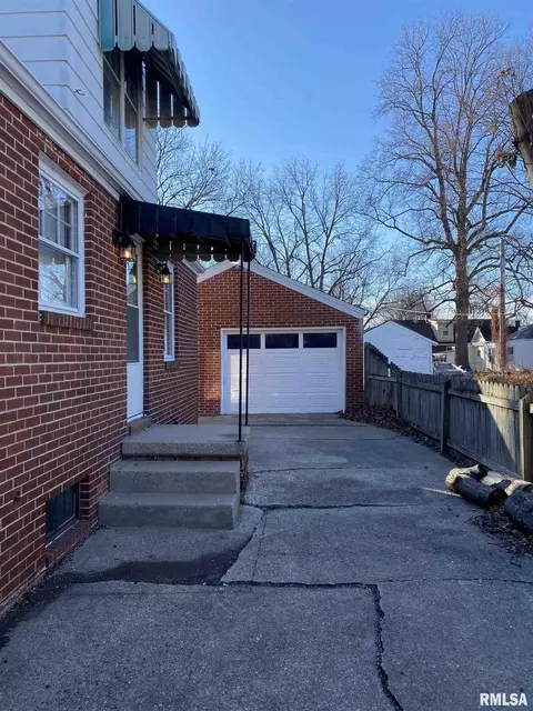 222 W Elliott Ave, Springfield, IL 62702 photo 28