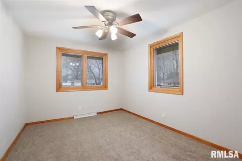 2328 Eastview Dr, Springfield, IL 62702 photo 16