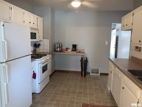 2537 S 4th St, Springfield, IL 62703 photo 8