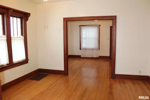 1820 N 8th St, Springfield, IL 62702 photo 5