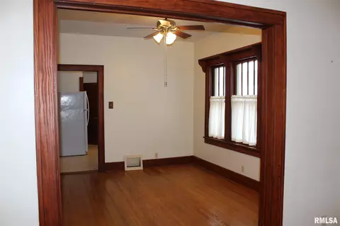 1820 N 8th St, Springfield, IL 62702 photo 2