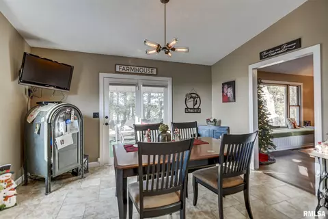1372 E 800 N Rd, Owaneco, IL 62555 photo 14