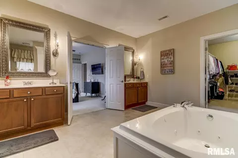 1424 Lake Pointe Ct, Springfield, IL 62712 photo 23