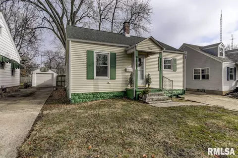 2512 S 8th St, Springfield, IL 62703 photo 2