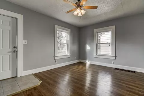 2512 S 8th St, Springfield, IL 62703 photo 9