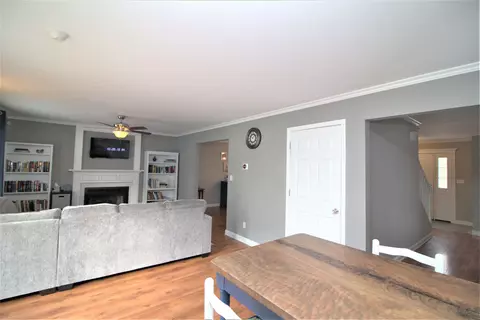 3724 Viking Blvd, Springfield, IL 62712 photo 10