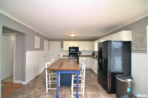 3724 Viking Blvd, Springfield, IL 62712 photo 7