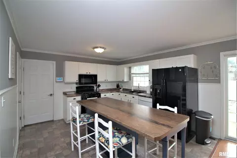 3724 Viking Blvd, Springfield, IL 62712 photo 6
