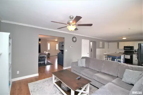 3724 Viking Blvd, Springfield, IL 62712 photo 9