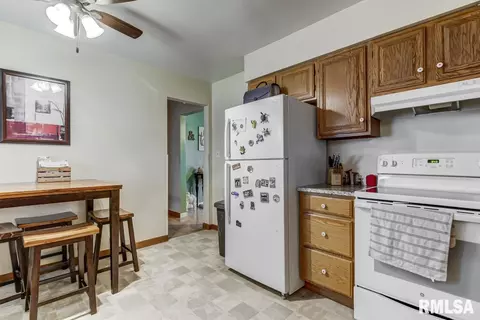 36 Glen Aire Dr, Springfield, IL 62703 photo 6