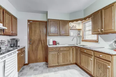 36 Glen Aire Dr, Springfield, IL 62703 photo 9