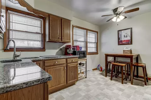 36 Glen Aire Dr, Springfield, IL 62703 photo 10