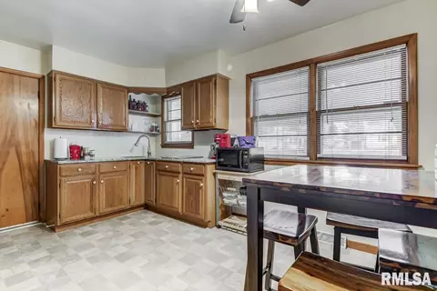 36 Glen Aire Dr, Springfield, IL 62703 photo 8