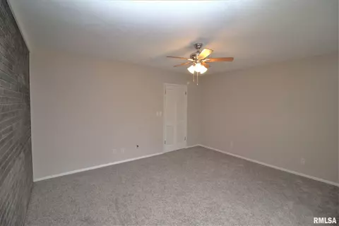952 Mckibbin Ln, Springfield, IL 62711 photo 13