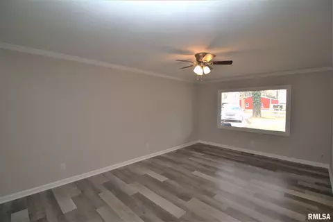 952 Mckibbin Ln, Springfield, IL 62711 photo 3