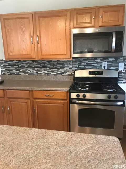 1908 S 15th St, Springfield, IL 62712 photo 9