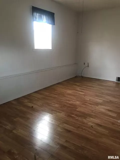 1908 S 15th St, Springfield, IL 62712 photo 5