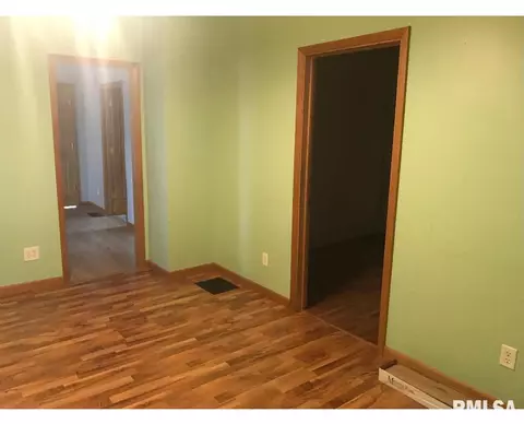 105 Elm St, Thayer, IL 62689 photo 5