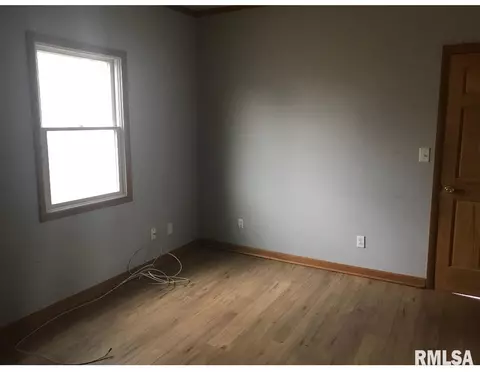 105 Elm St, Thayer, IL 62689 photo 7