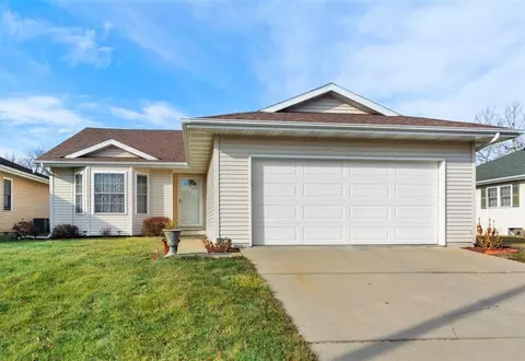 925 Knoll Pointe Pl, Springfield, IL 62703 photo 1
