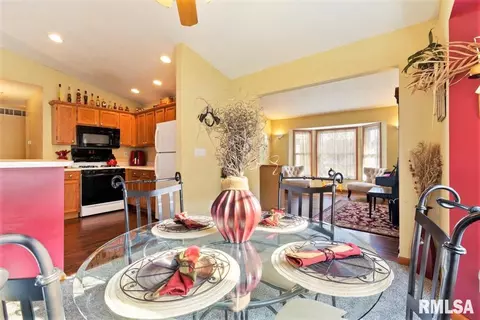 925 Knoll Pointe Pl, Springfield, IL 62703 photo 11