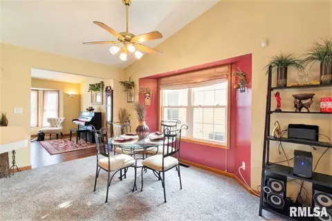 925 Knoll Pointe Pl, Springfield, IL 62703 photo 13