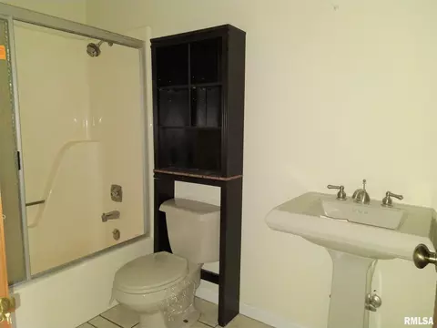 2412 Lindbergh Blvd, Springfield, IL 62704 photo 12