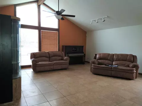 2412 Lindbergh Blvd, Springfield, IL 62704 photo 2