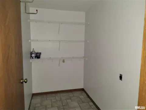 2412 Lindbergh Blvd, Springfield, IL 62704 photo 10