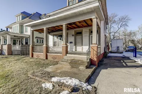 929 N 5th St, Springfield, IL 62702 photo 2