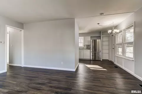 2500 Dover Dr, Springfield, IL 62703 photo 5