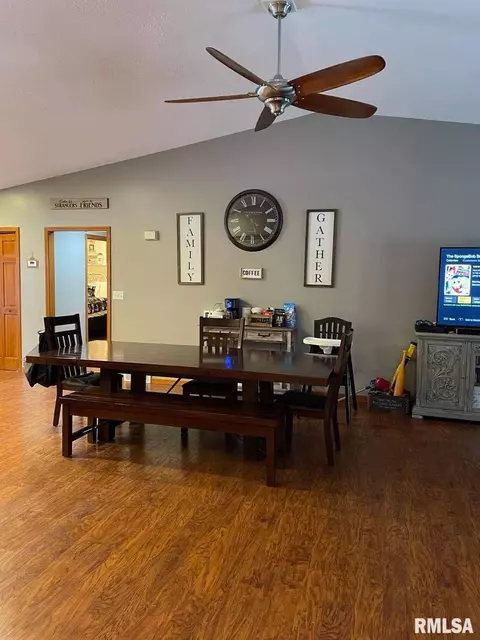 1 Locust Dr, Franklin, IL 62638 photo 16