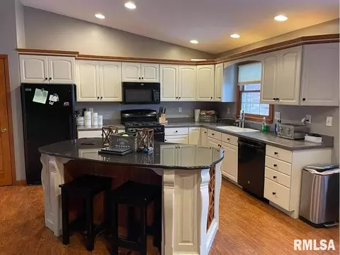 1 Locust Dr, Franklin, IL 62638 photo 9