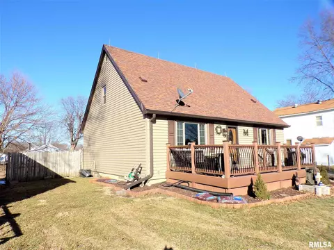 403 W Snyder St, Abingdon, IL 61410 photo 3