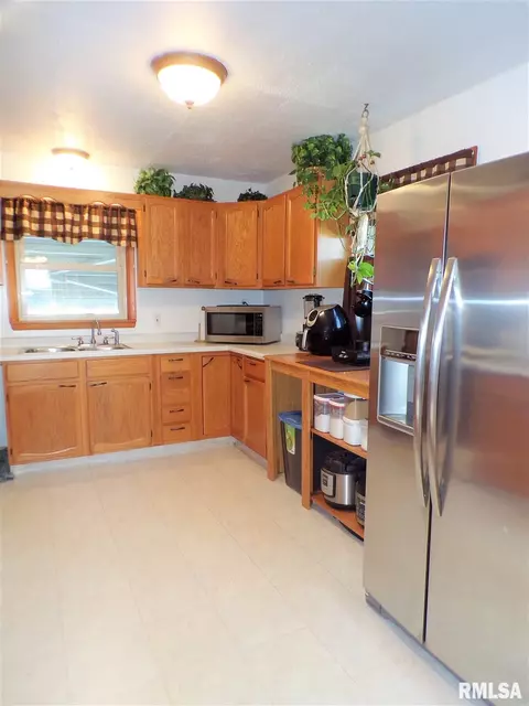 403 W Snyder St, Abingdon, IL 61410 photo 20