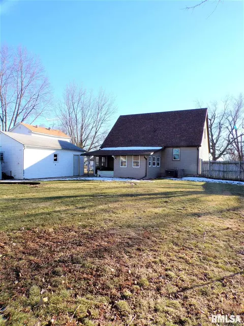 403 W Snyder St, Abingdon, IL 61410 photo 4