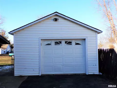 403 W Snyder St, Abingdon, IL 61410 photo 9
