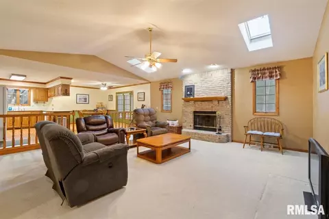 4213 Fort Donelson Dr, Springfield, IL 62707 photo 3