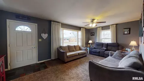 612 Witherspoon Dr, Springfield, IL 62704 photo 4