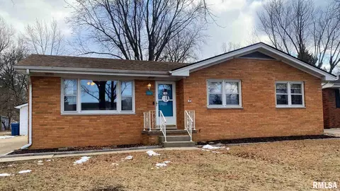 612 Witherspoon Dr, Springfield, IL 62704 photo 1